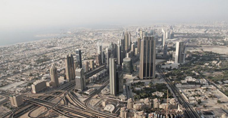 A panoramaic aerial view of Dubai cityscape skyline.jpg